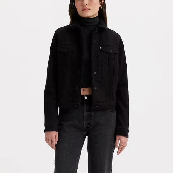 Levi's Sherpa Lined Trucker Jacket Black Denim Women's Size M Warm Classic Style - Picture 1 of 14